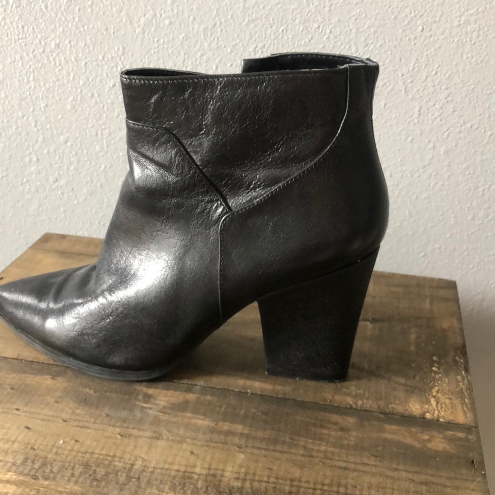 Black Nine West booties